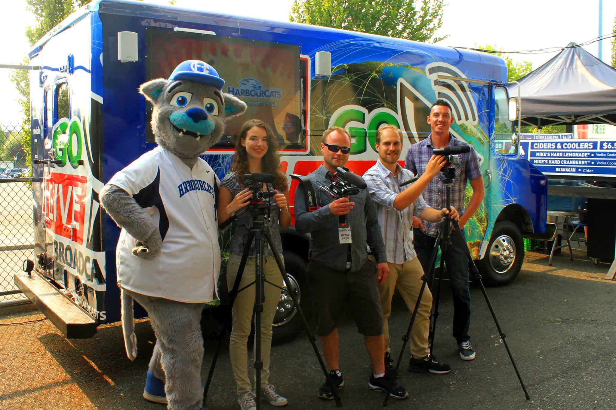 Victoria HarbourCats - 'Cats, 'Owls team with Uniglobe Travel to offer trip  to Jays at Mariners!