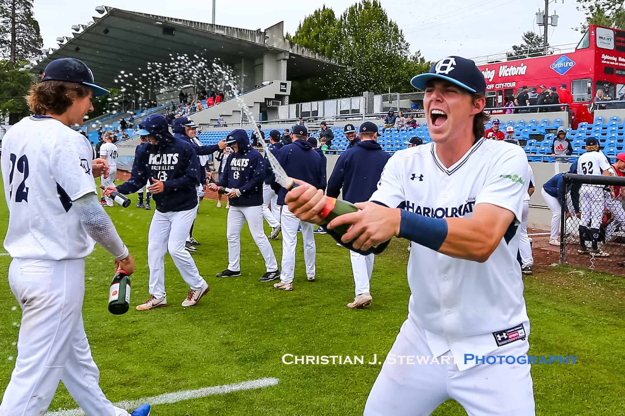 Victoria HarbourCats unveil team uniforms - Victoria Times Colonist