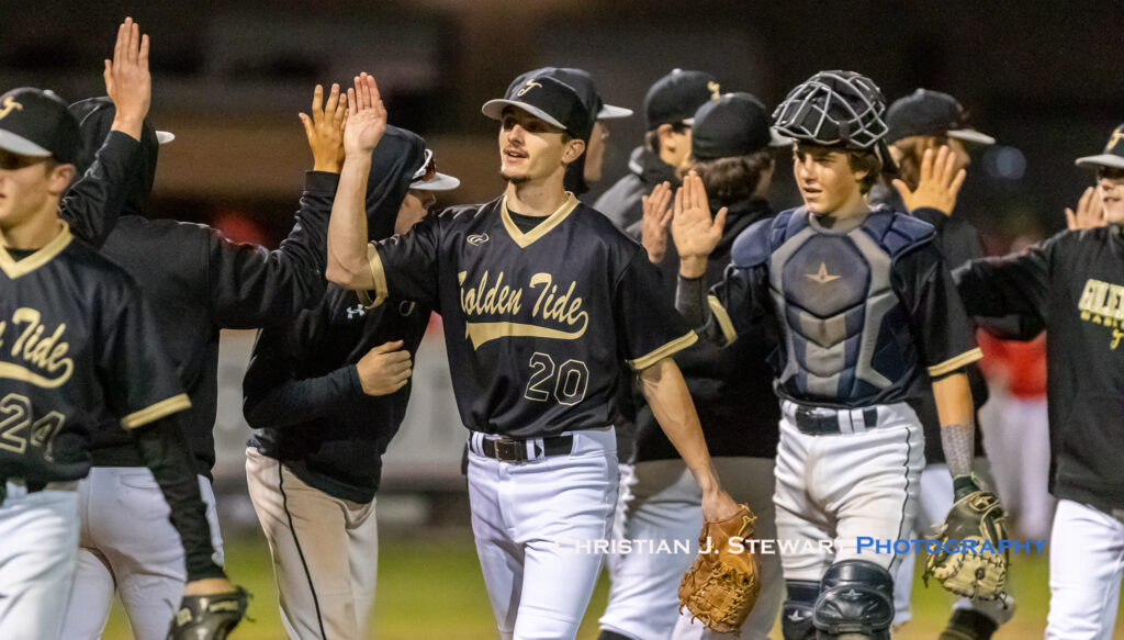 Victoria HarbourCats unveil team uniforms - Victoria Times Colonist